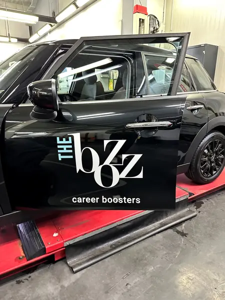 lettrage sur MINI COOPER — Réalisation Blackbee