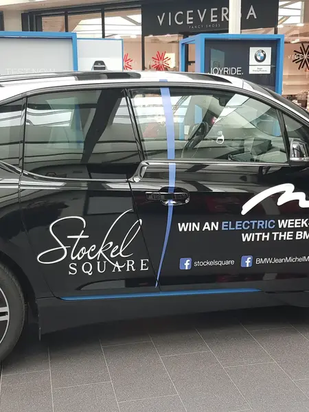 lettrage sur BMW — Réalisation Blackbee