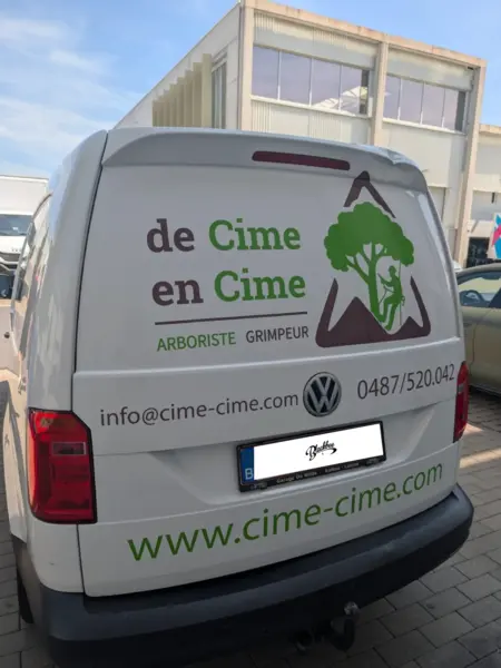 semi-covering sur VOLKSWAGEN Caddy fourgon — Réalisation Blackbee