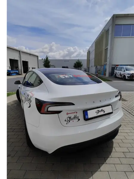 semi-covering sur Tesla Model 3 — Réalisation Blackbee