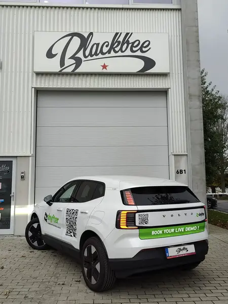 semi-covering sur Volvo EX30 — Réalisation Blackbee