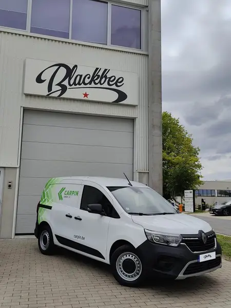 semi-covering sur Renault Kangoo Van — Réalisation Blackbee